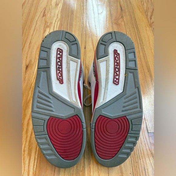 Jordan 3 Cardinal Red - Picture 5 of 7